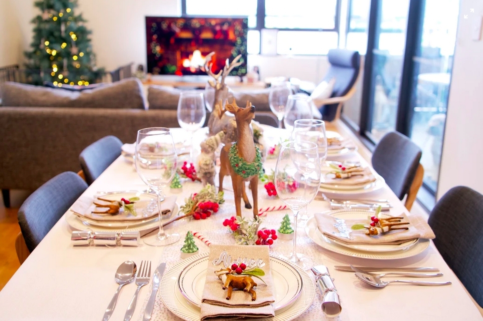 Top Tips for Decorating the Christmas Table - Lacoste Garden ...